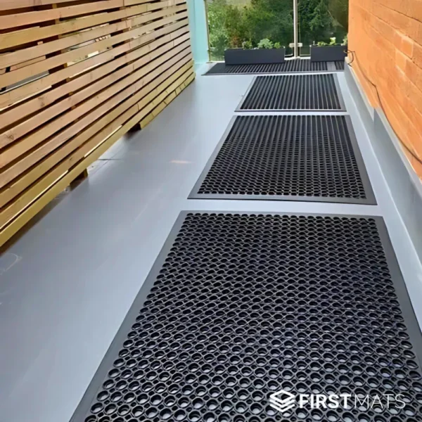 Slip-Resistant Plastic Duckboard Pool Matting Rolls – Safety & Drainage - Image 3